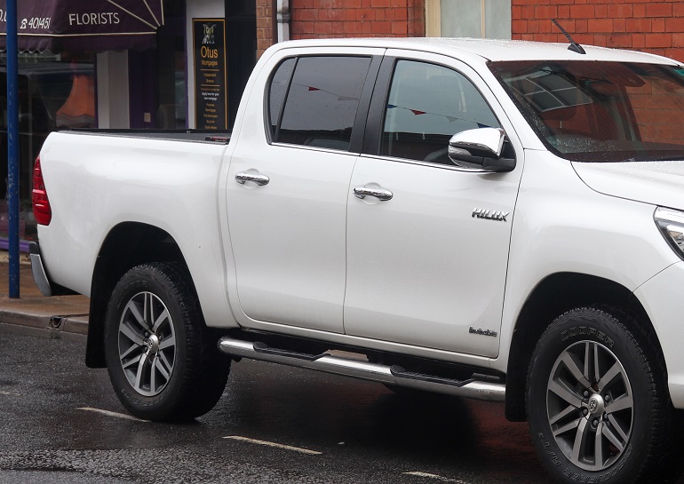 Side Steps for Toyota Hilux.
