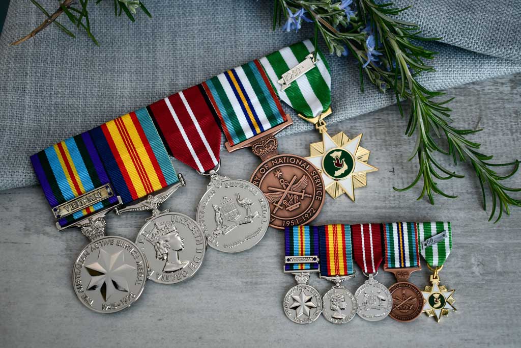 Swing Medal Mounting